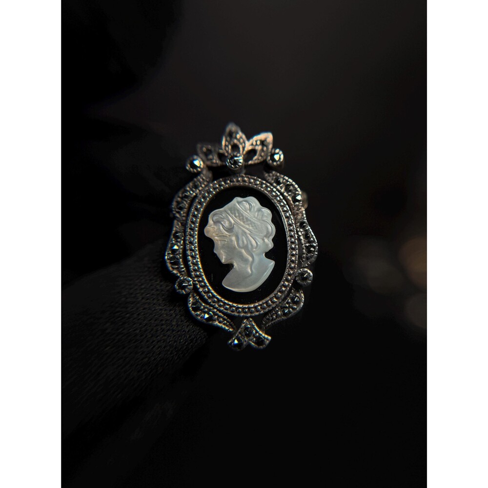 Sterling Silver 925 SU Marcasite Mother of Pearl Onyx Cameo Brooch Pendant